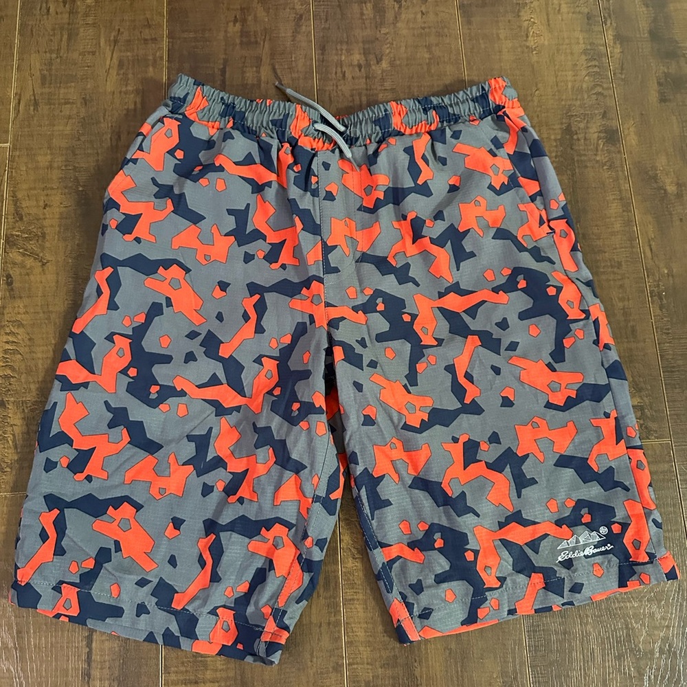 Eddie Bauer Kids Athletic Shorts in Gray and Red Camo